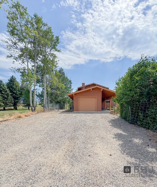 Building Photo - BIG HORN - 3 Bedroom/ 2 Bath HOME FOR RENT