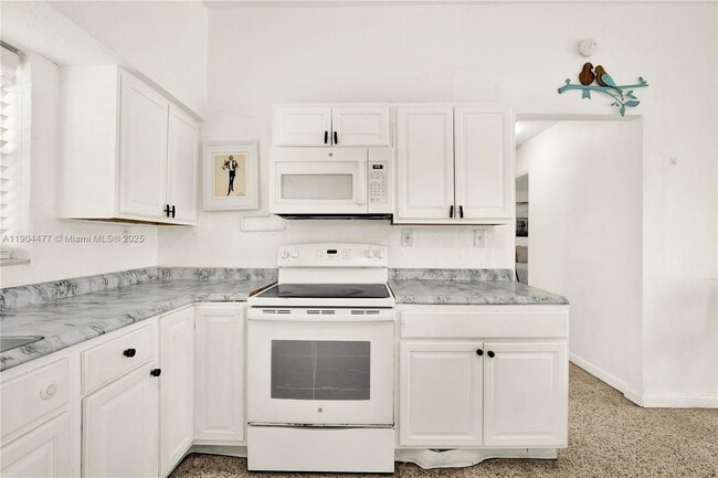 Building Photo - 1236 NE 109th St