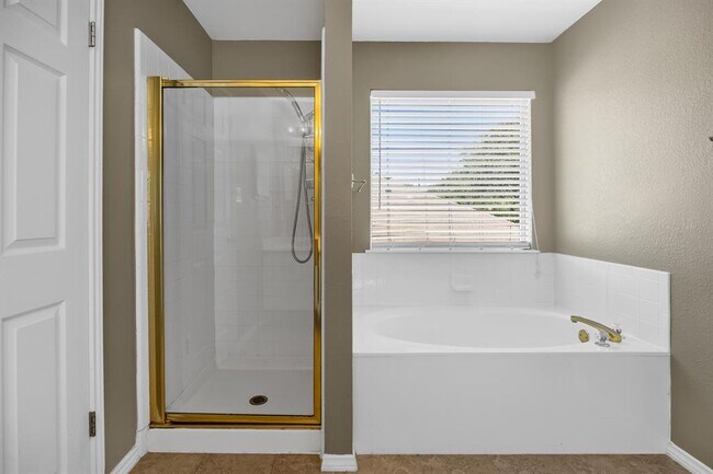 Building Photo - 8404 Tyhurst Dr