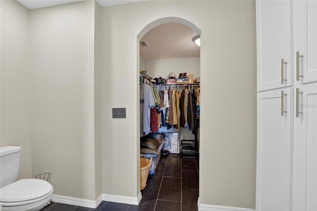 Building Photo - 2133 Geneva Dr