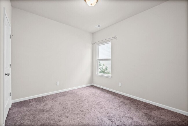 Building Photo - NOW RENT READY
