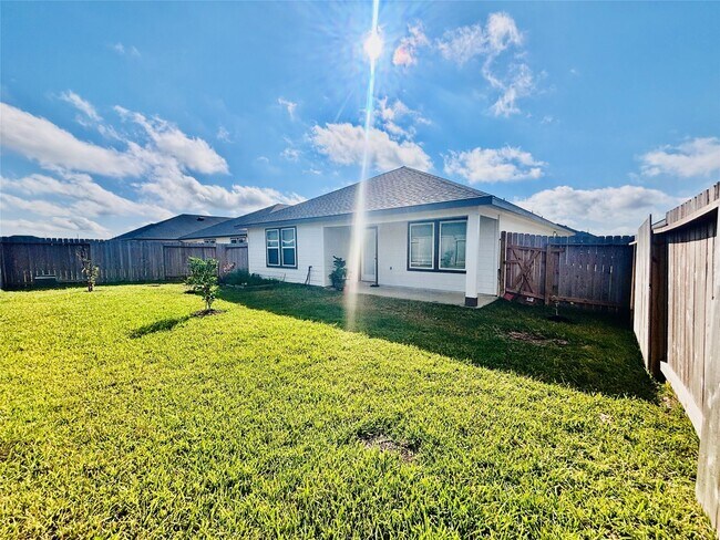 Building Photo - 1119 Fringed Bluestar Dr