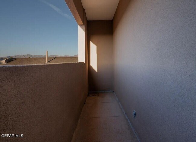 Building Photo - 1074 Hoppas St