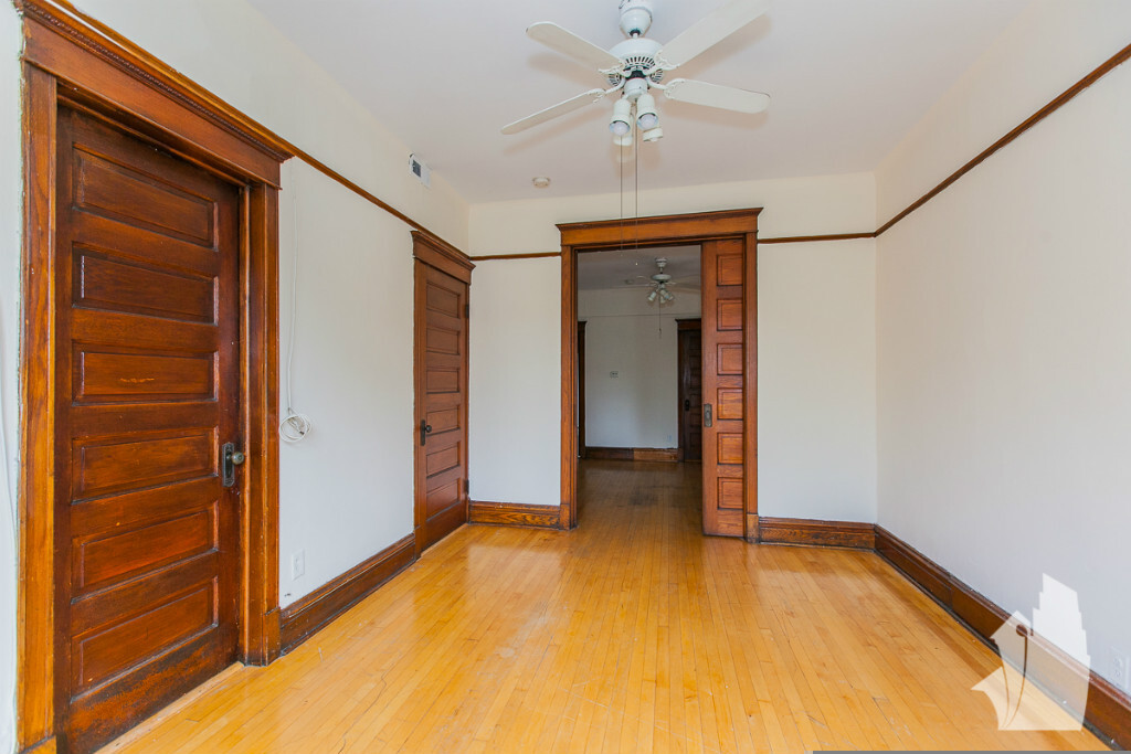 Building Photo - 3637 N Paulina St