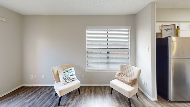 Building Photo - Villas at Lake Arlington