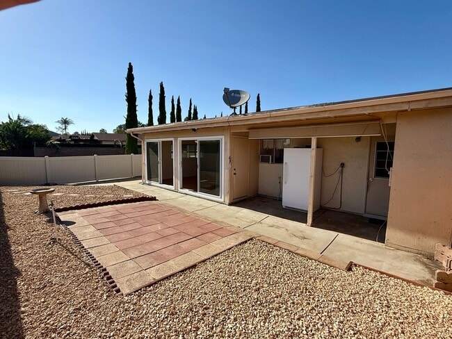 Building Photo - Charming 2 Bedroom in Oceanside 55+ Community