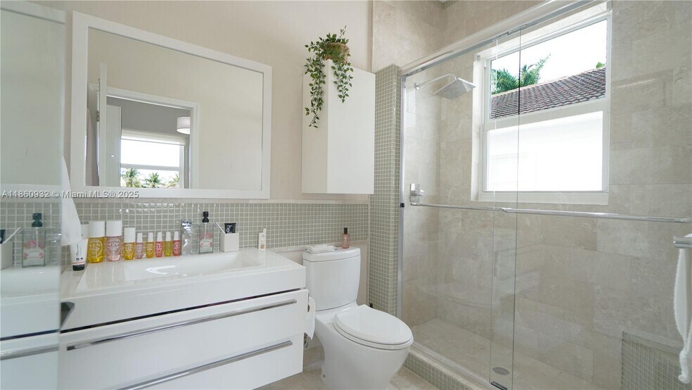 Building Photo - 7031 NW 113th Ct