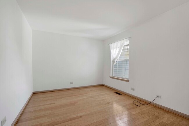 Building Photo - 2164 Seaver Ln
