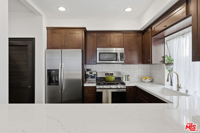 Building Photo - 500 Orlando Ave