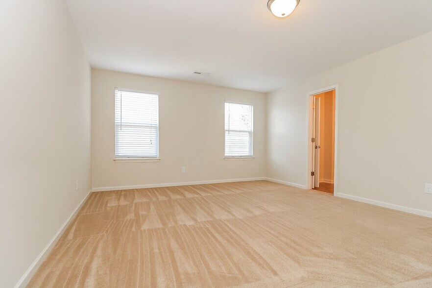 Building Photo - 1321 Lowenstein St