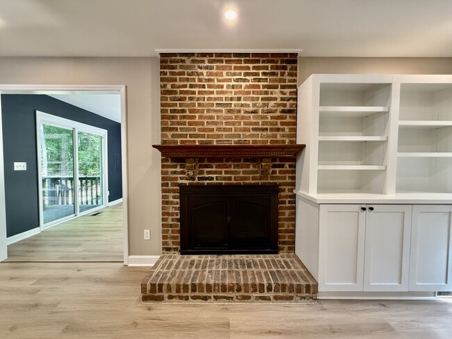 Building Photo - 5635 Falkirk Dr