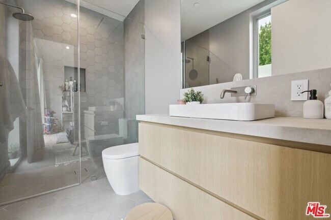 Building Photo - 1310 Preston Wy