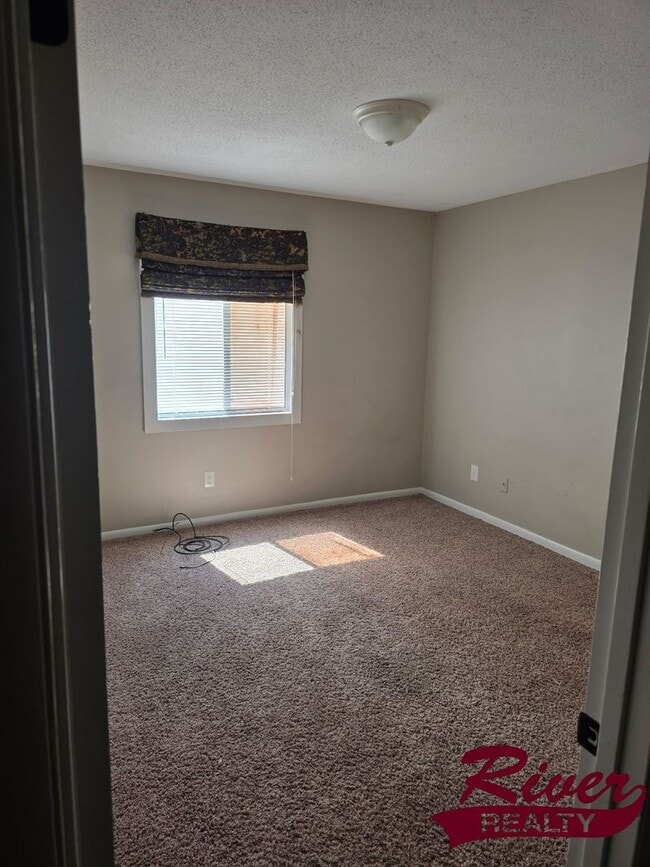 Building Photo - Charming 2-Bedroom Condo for Rent in Fount...