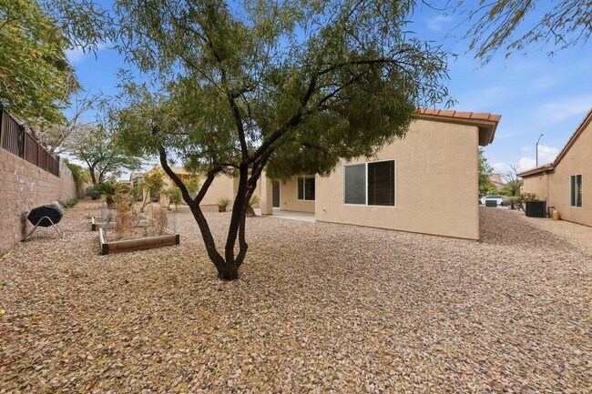 Building Photo - Comfort, Community & Style in Sun City Anthem 55+