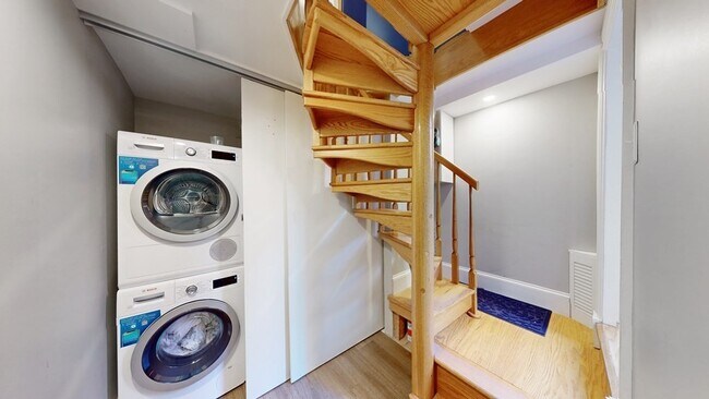 Building Photo - 43 Garden St