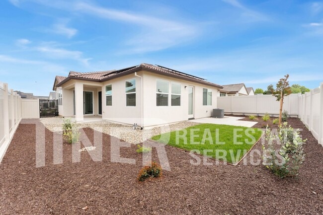 Building Photo - 2231 Oswego St