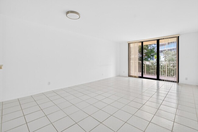 Building Photo - 3540 S Ocean Blvd