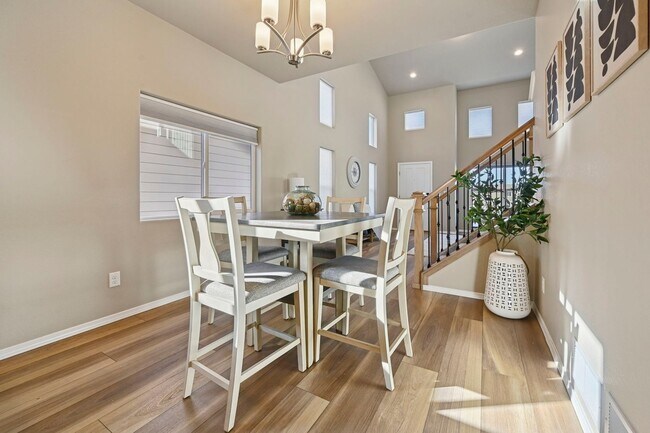 Building Photo - 3 Bed 2 bath house off of N Carefree!