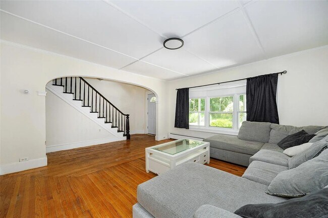 Building Photo - 1432 Lincoln Terrace LLC