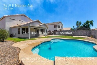 Building Photo - 7419 E Medina Ave