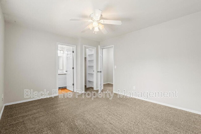 Building Photo - 6003 N Waterside Pl