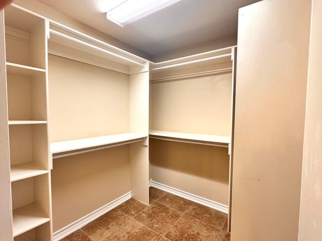 Building Photo - 512 Otero Dr