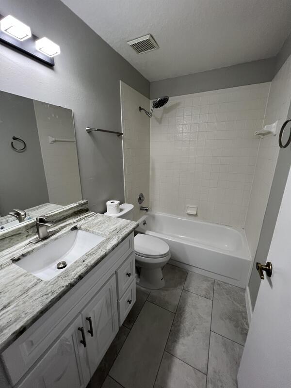 Building Photo - 2153 River Park Blvd