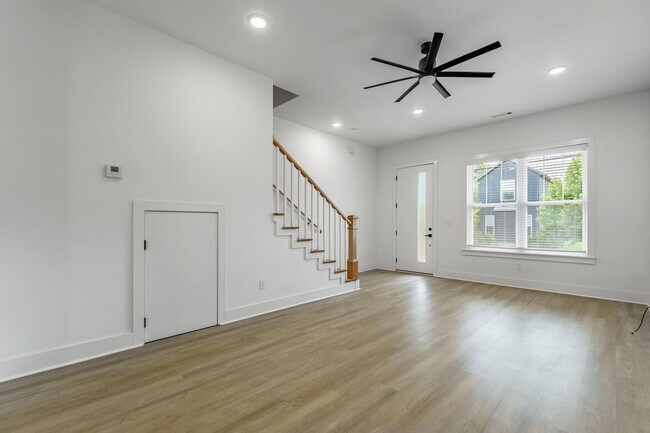 Building Photo - 1333 S Duncan Ave