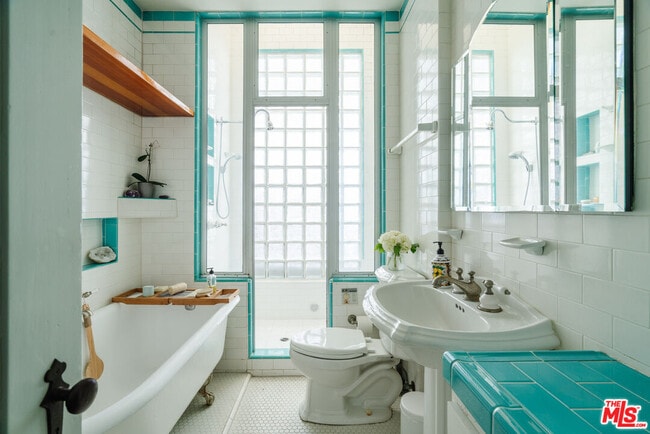 Building Photo - 1311 Maple St