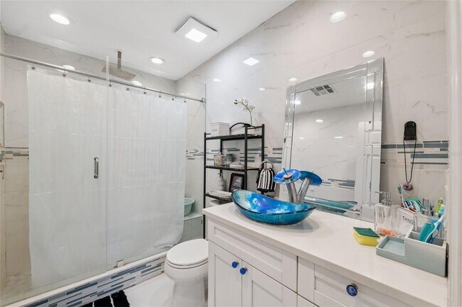 Building Photo - 4527 Redcoat Dr