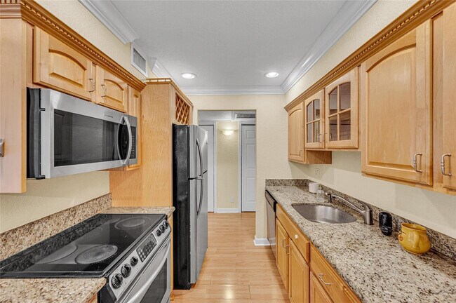 Building Photo - 1515 E Broward Blvd