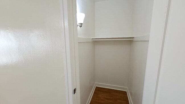 Building Photo - 727 S Coronado St