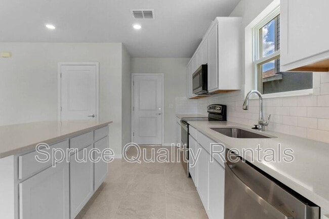 Building Photo - 7744 Syracuse Dr