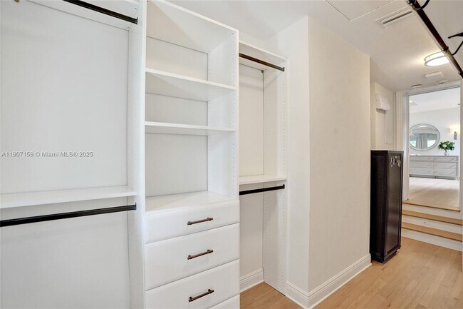 Building Photo - 2035 NE 31st Ave