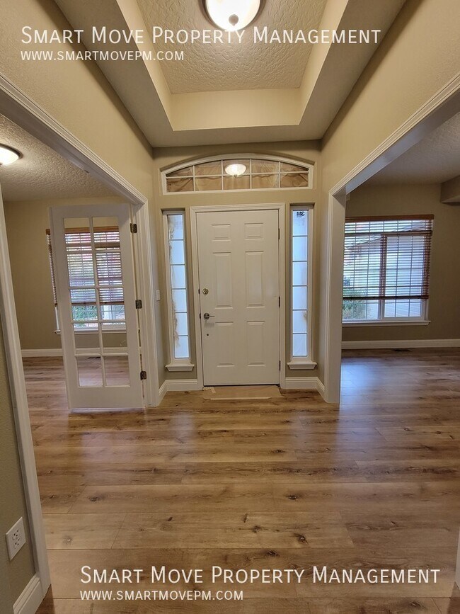 Building Photo - 1096 N Glenabby Pl