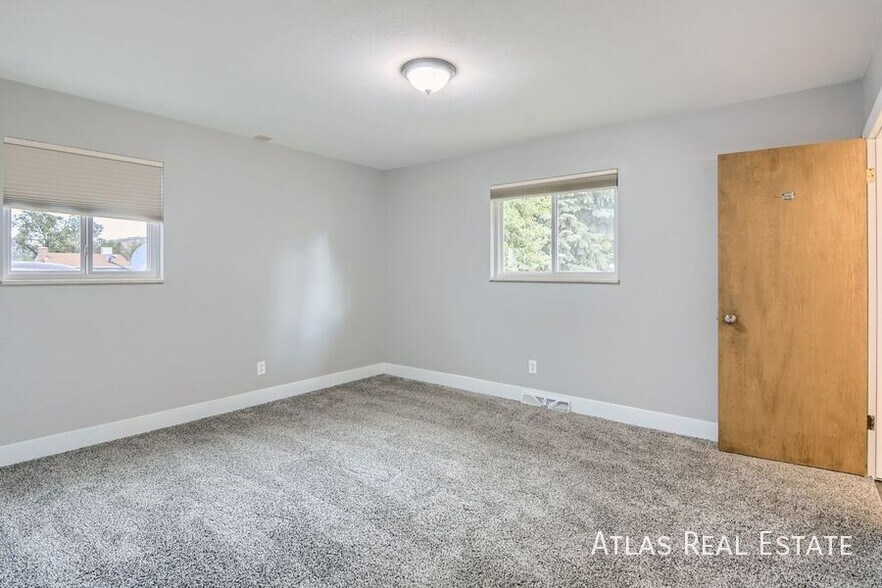 Building Photo - 2306 Zane Pl