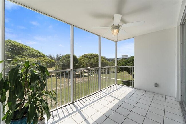 Building Photo - 2650 S Course Dr