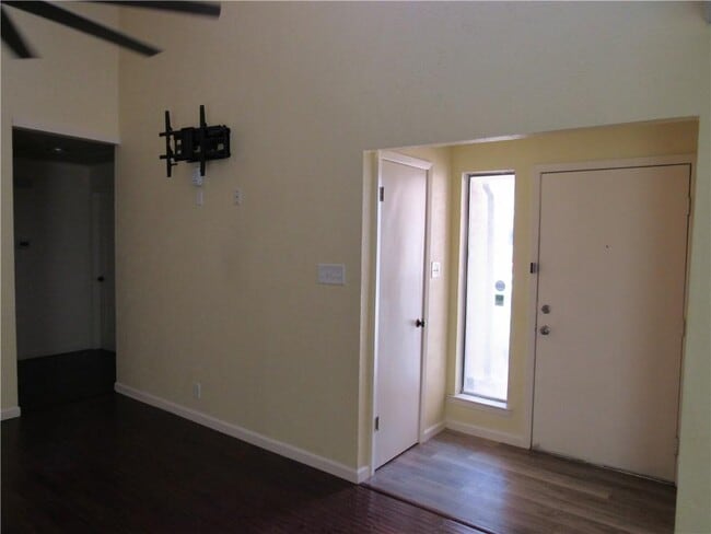 Building Photo - 1603 Shotwell Ln