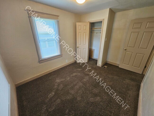 Building Photo - Charming 3-Bedroom Home with Covered Front...