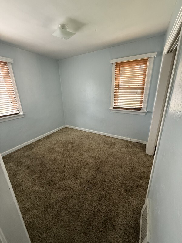 Building Photo - 2713 S 900 E