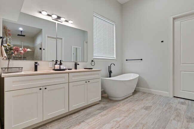 Building Photo - 25019 Butler Hill Ct
