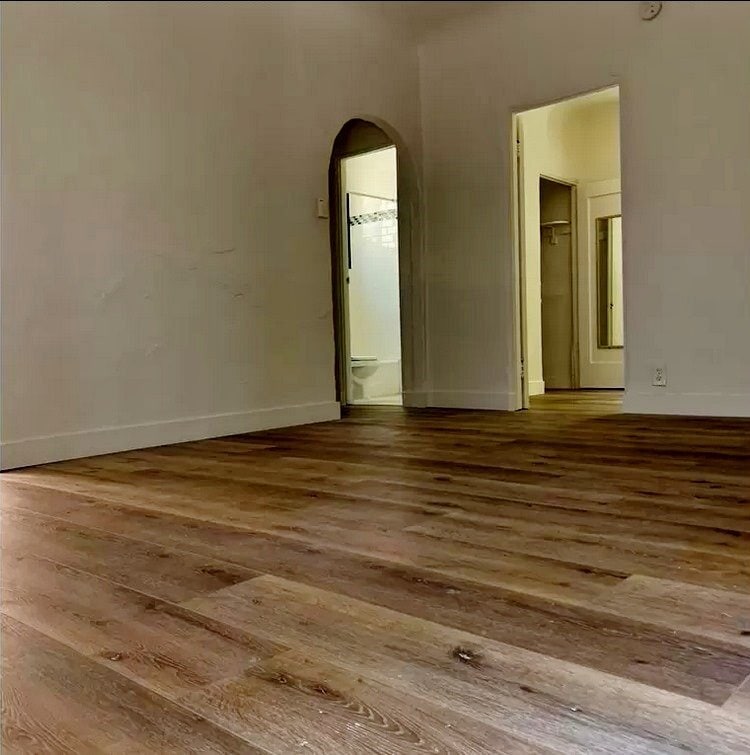 Building Photo - 806 N Poinsettia Pl