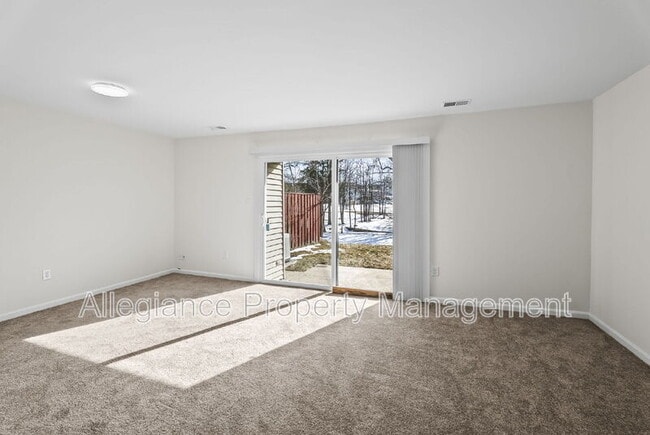 Building Photo - 2108 Monaghan Dr