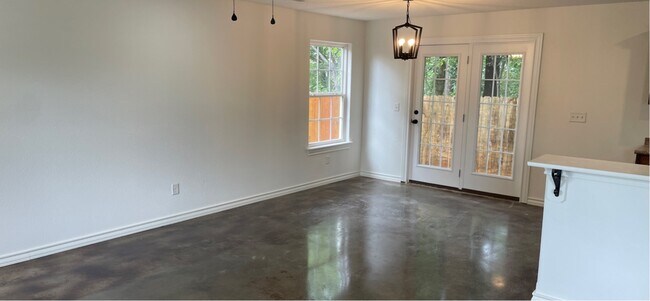 Building Photo - 1405 Crescent Bentonville Crescent