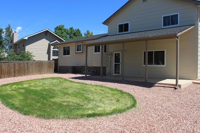 Building Photo - 2130 Crystal River Dr