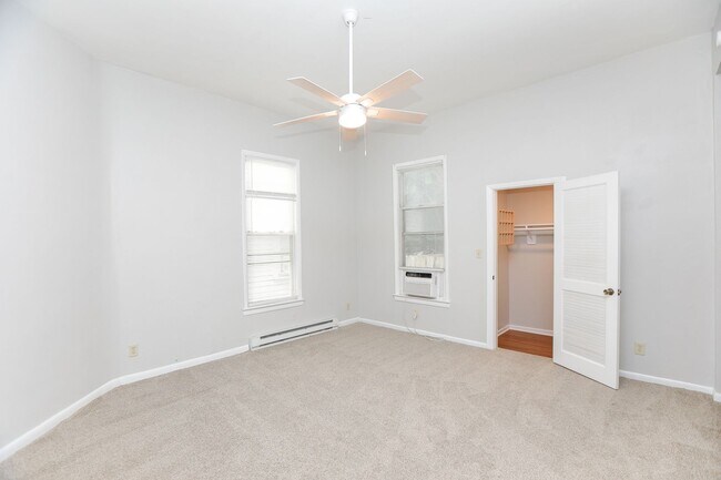 Building Photo - 430 South St