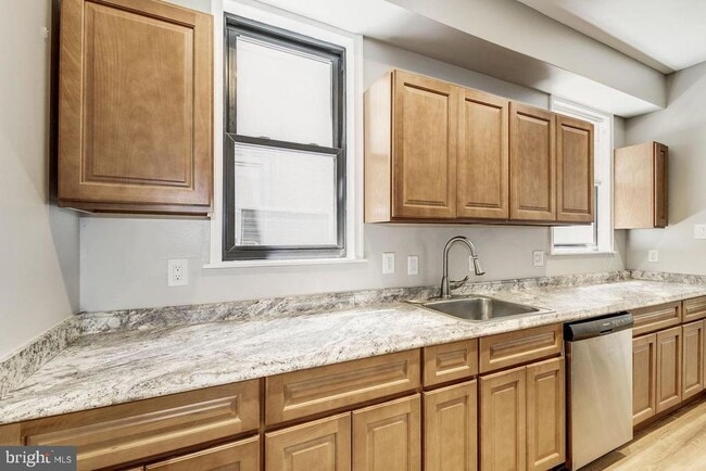 Building Photo - 2343 N College Ave