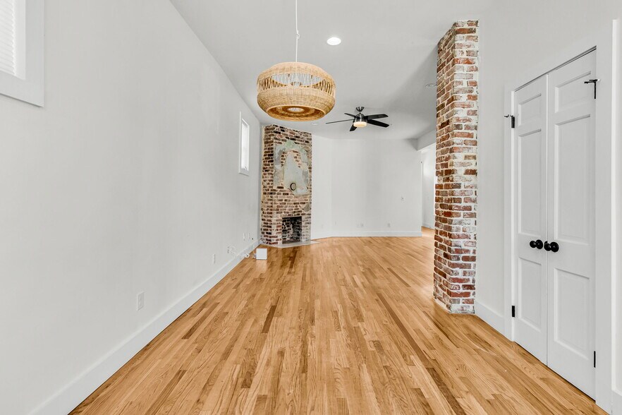 Building Photo - 40 Poinsett St