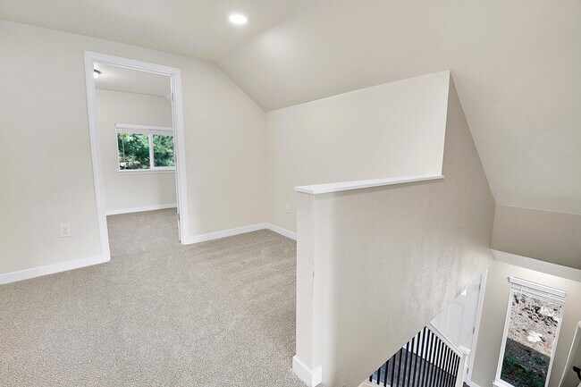 Building Photo - 6554 High Cir