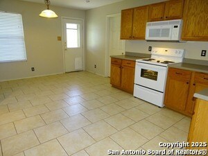Building Photo - 161 Briar St